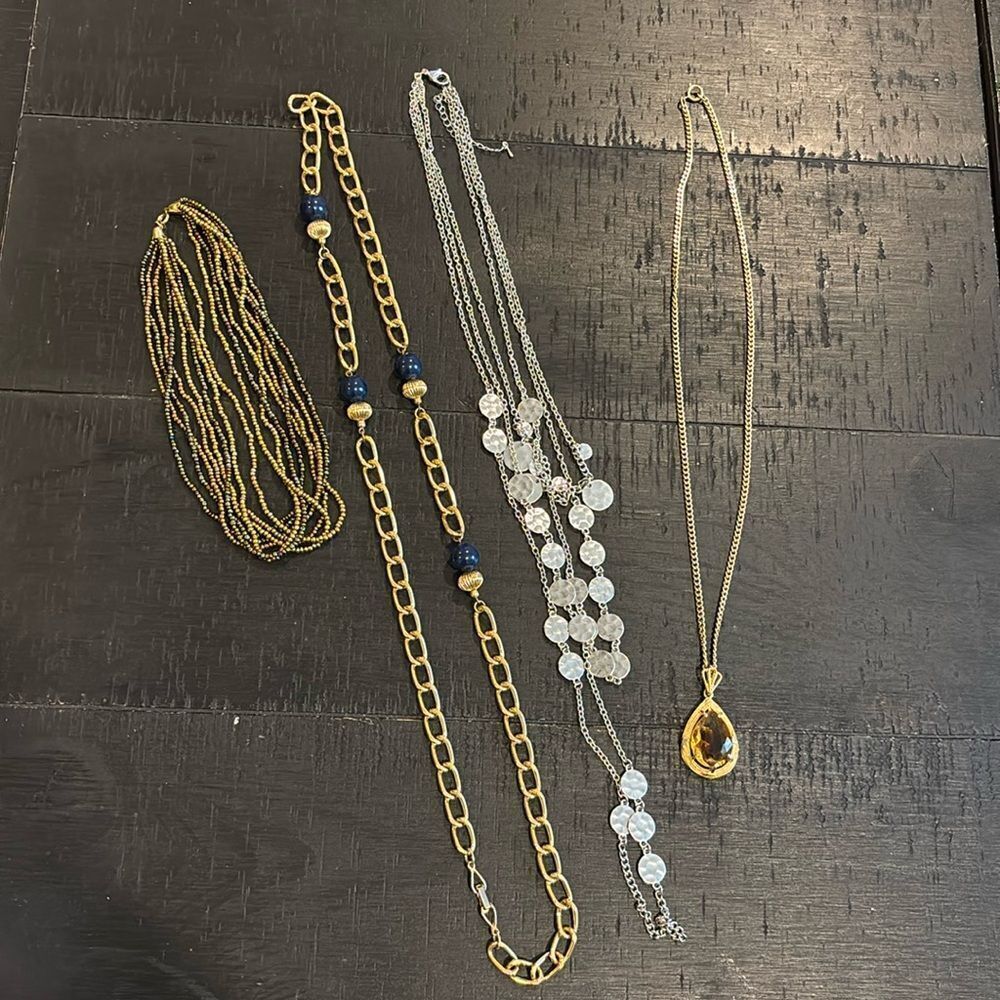 Bundle Unsigned Chain Necklace Bundle of 4 Silver Tone Gold Tone​